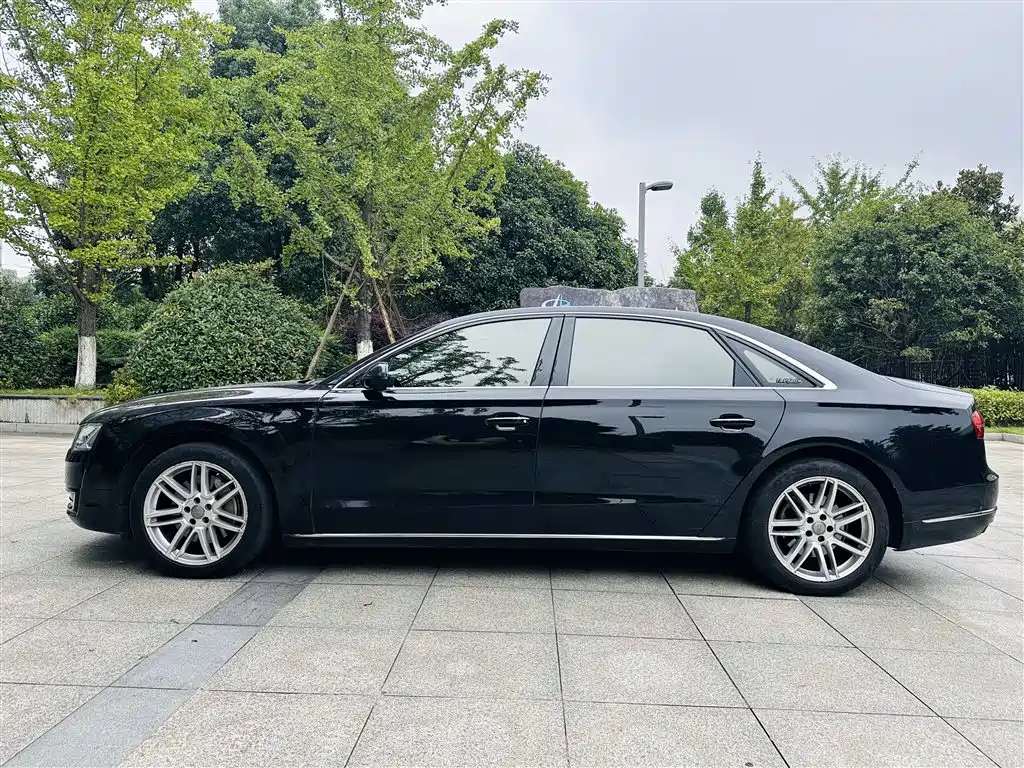 Audi A8 — миниатюра 4