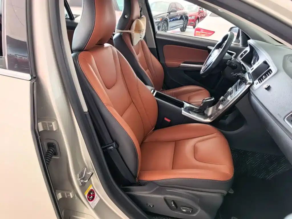 Volvo S60 — миниатюра 25