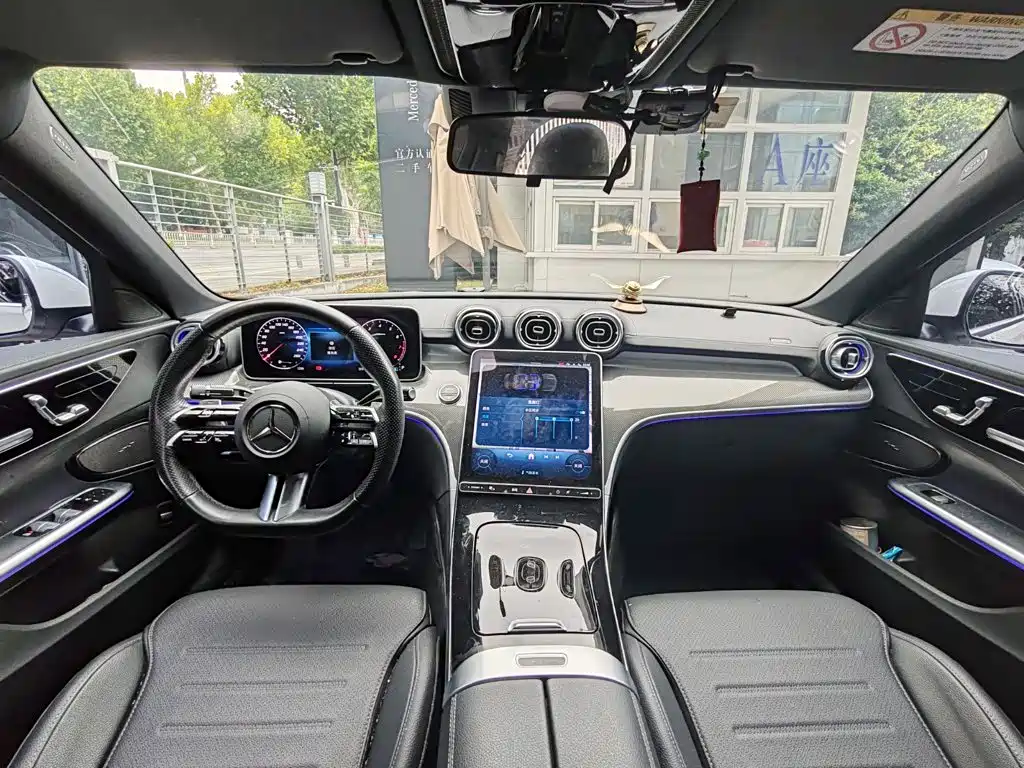 Mercedes-Benz C-Class — миниатюра 13