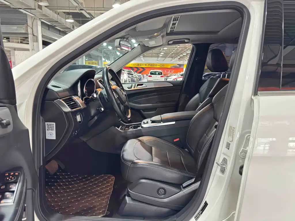 Mercedes-Benz M-Class — миниатюра 6