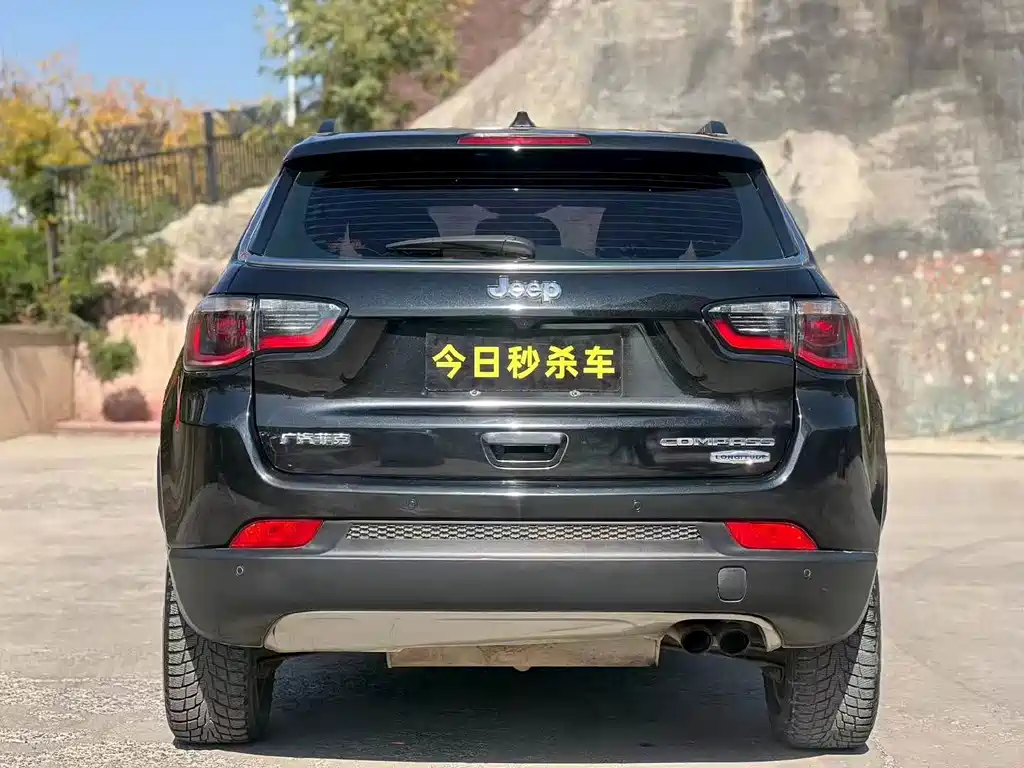 Jeep Compass — миниатюра 8