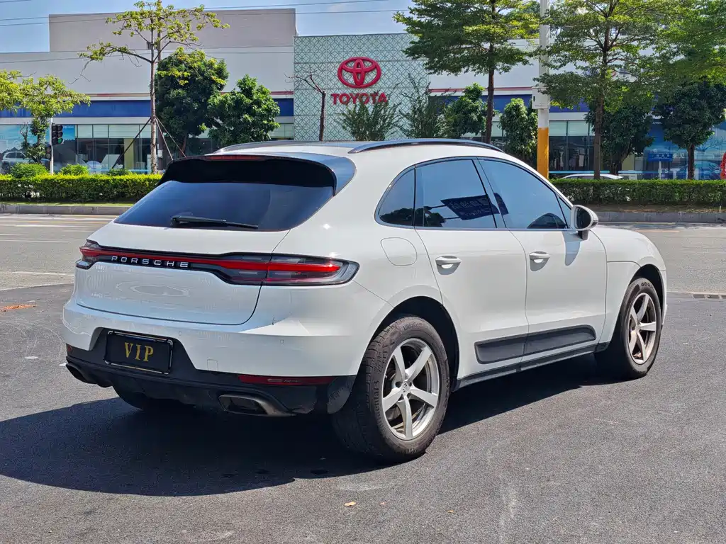 Porsche Macan — миниатюра 12