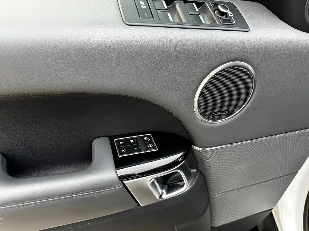 Land Rover Sport — миниатюра 5