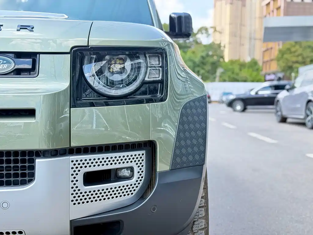 Land Rover Defender — миниатюра 10