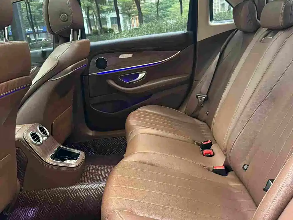 Mercedes-Benz E-Class — миниатюра 10