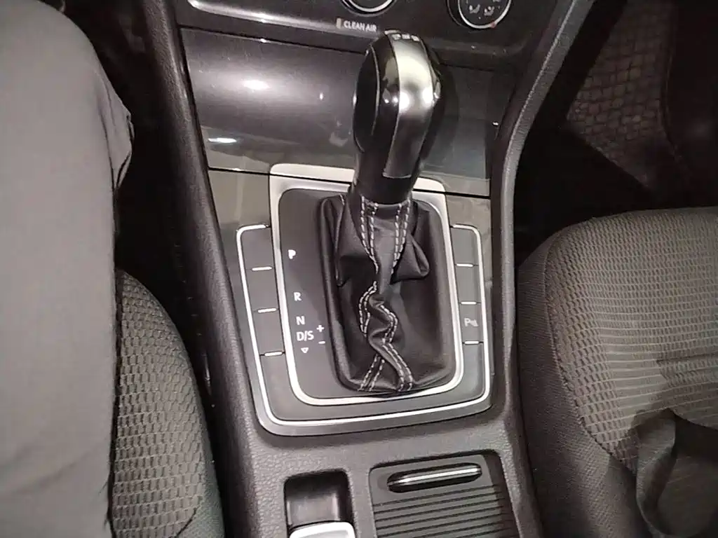 Volkswagen Golf — миниатюра 14