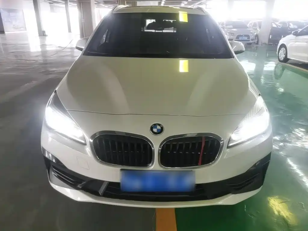 BMW 2 Series Active Tourer — миниатюра 3
