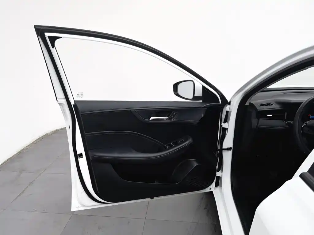 Roewe i5 — миниатюра 8