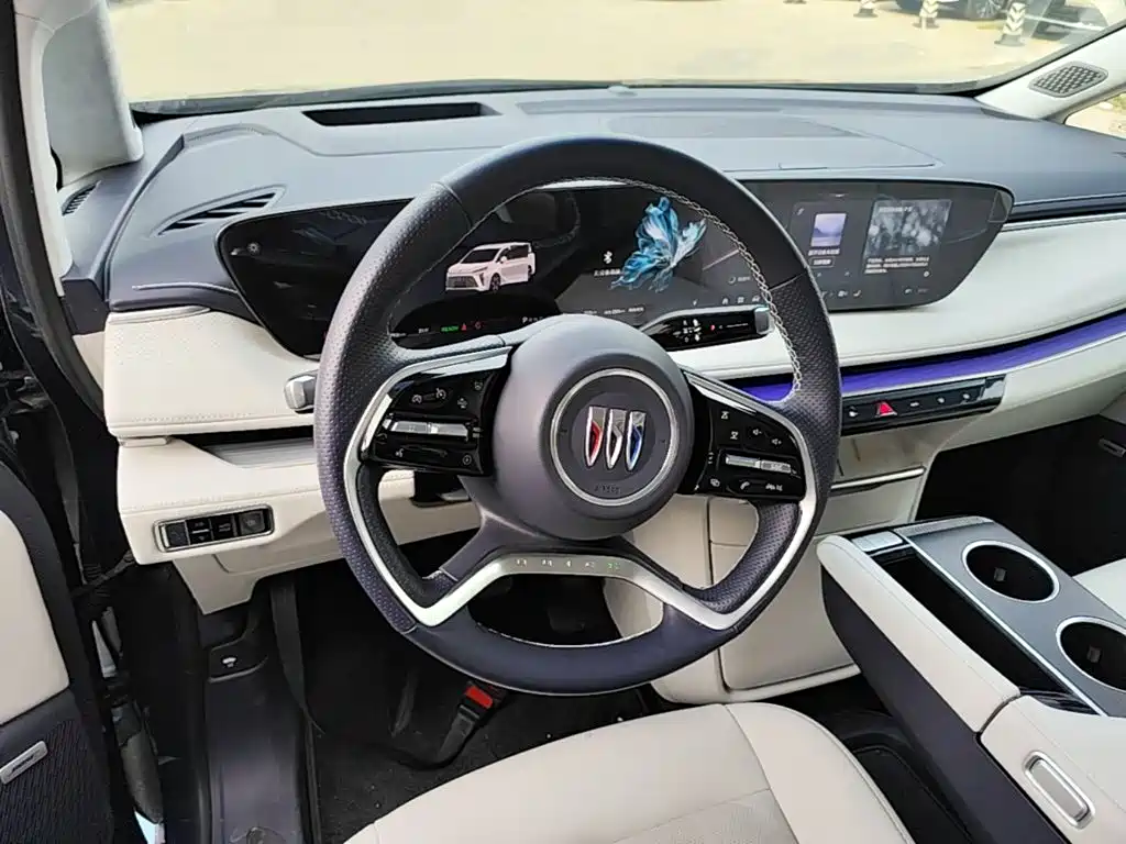 Buick GL8 Hybrid — миниатюра 7