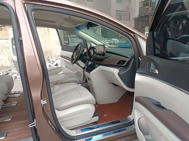 Buick GL8 — миниатюра 9