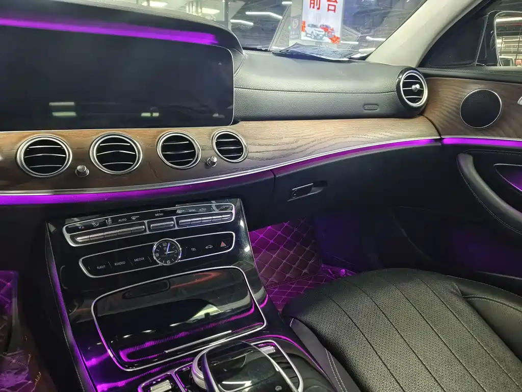 Mercedes-Benz E-Class — миниатюра 9