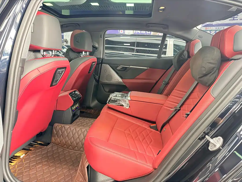 BMW 5 Series — миниатюра 5