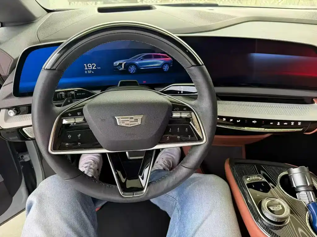 Cadillac IQ — миниатюра 4