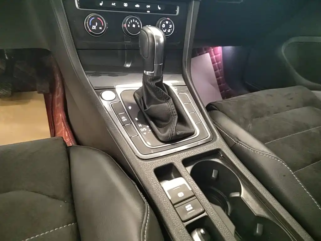 Volkswagen Golf — миниатюра 14