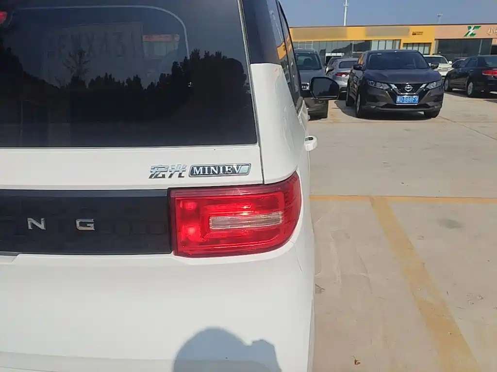 Wuling MINIEV — миниатюра 8