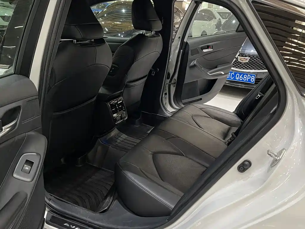 Toyota Avalon — миниатюра 9