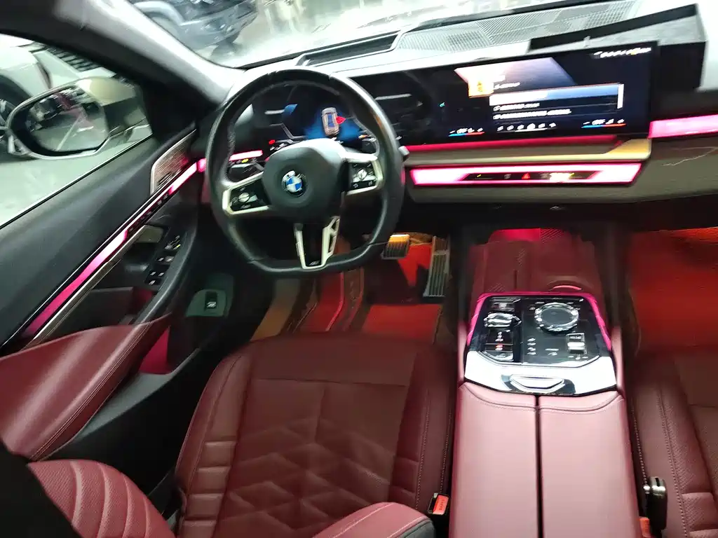 BMW 5 Series — миниатюра 7