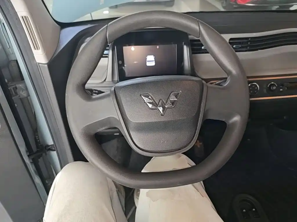 Wuling MINIEV — миниатюра 11
