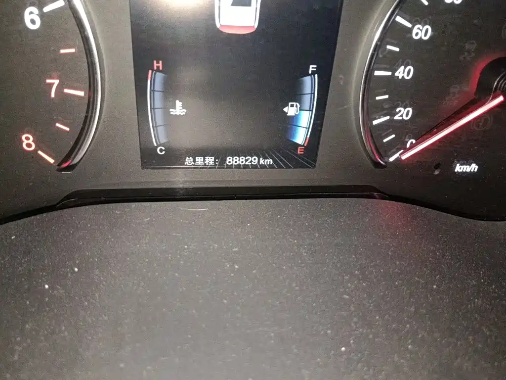BYD MAX — миниатюра 8