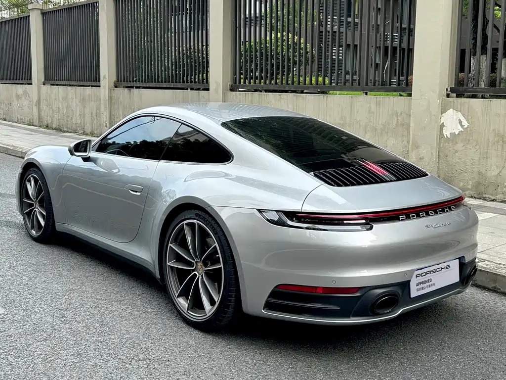 Porsche 911 2023 Carrera 3.0T
