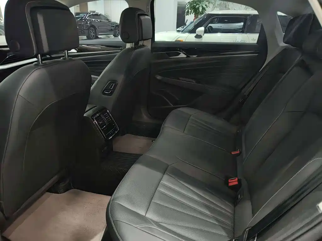 Volkswagen Passat — миниатюра 8