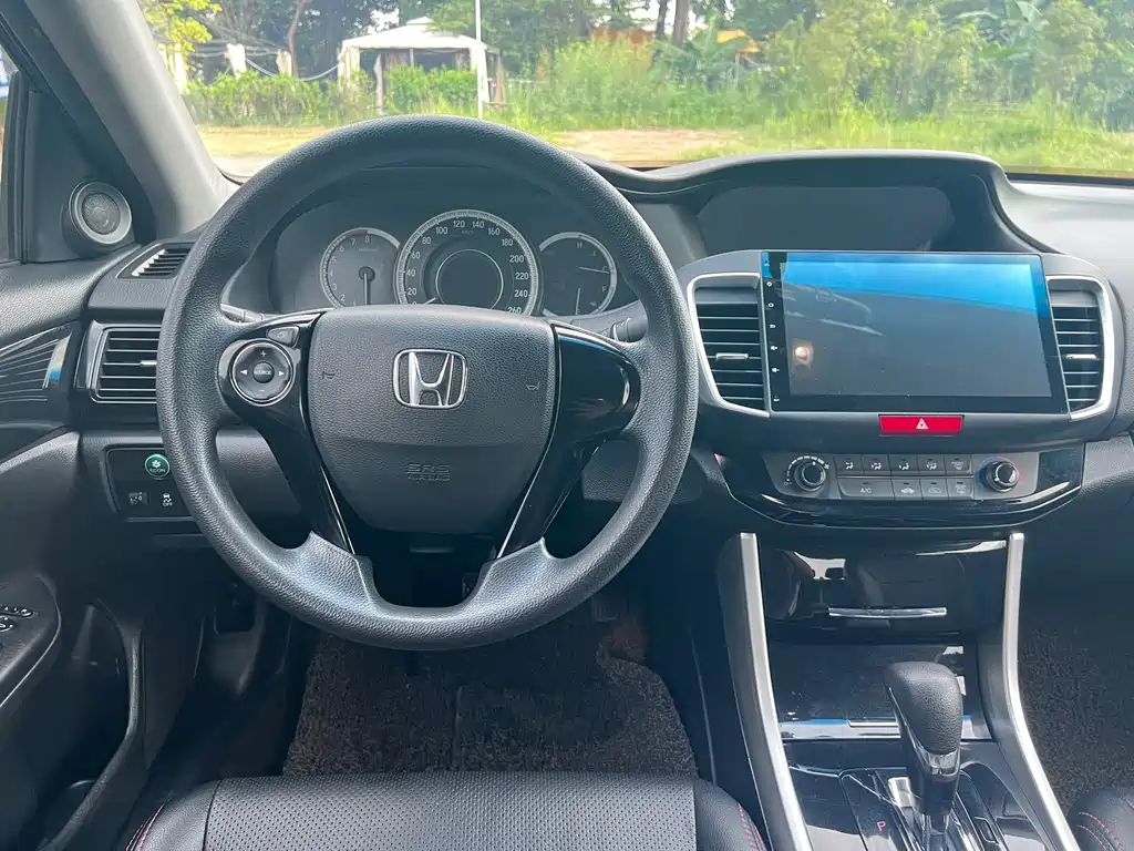 Honda Accord — миниатюра 11