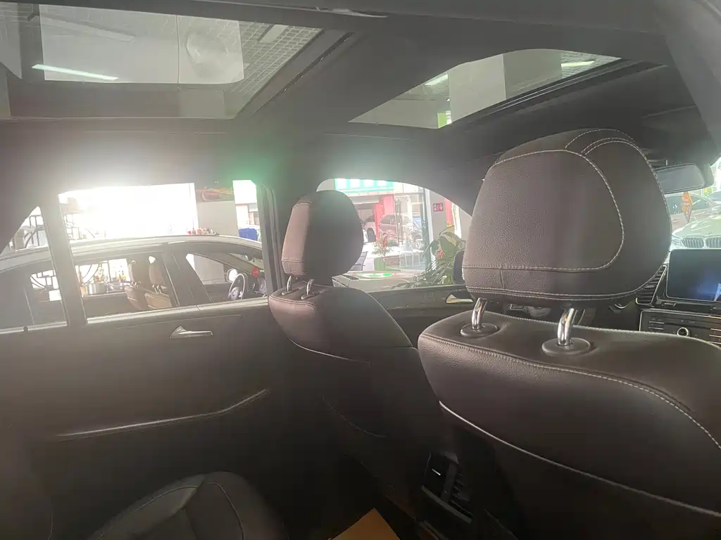 Mercedes-Benz GLE (Import) — миниатюра 7