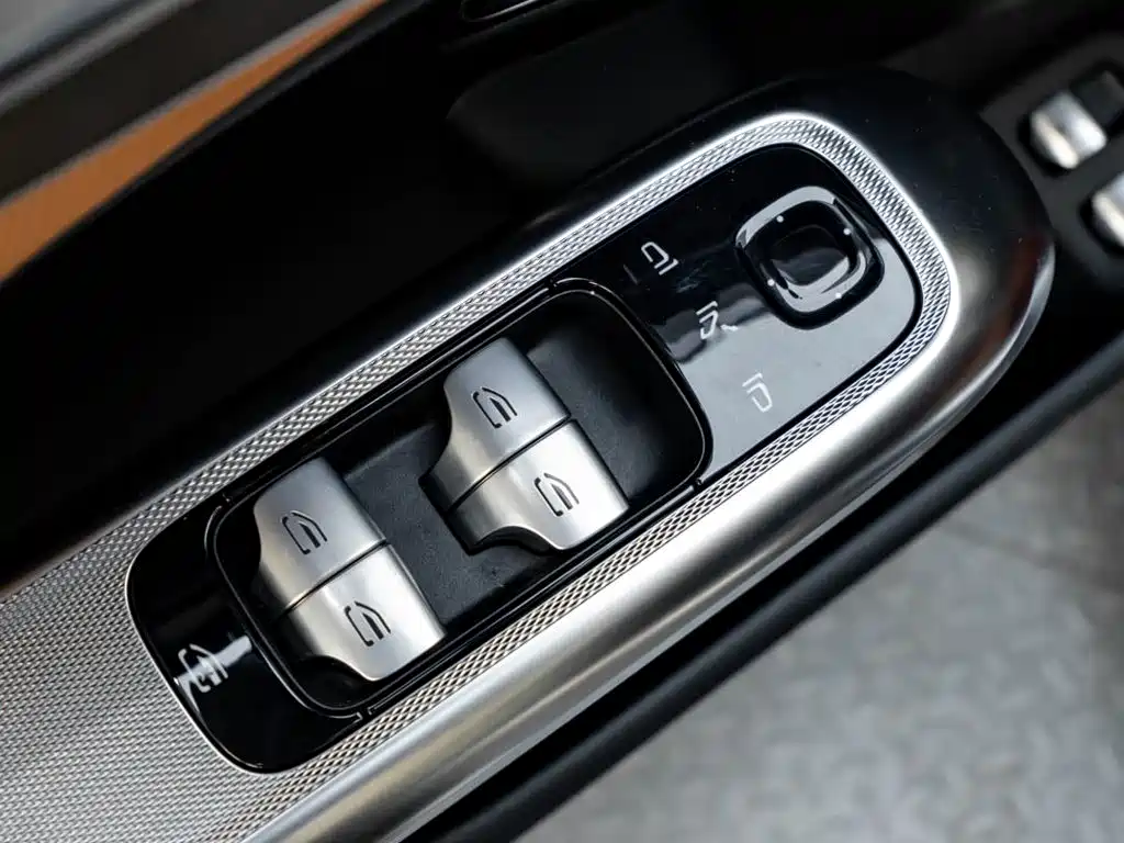 Mercedes-Benz E-Class New Energy — миниатюра 21