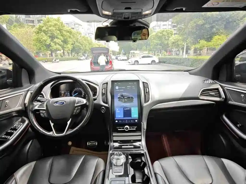 Ford Edge — миниатюра 5
