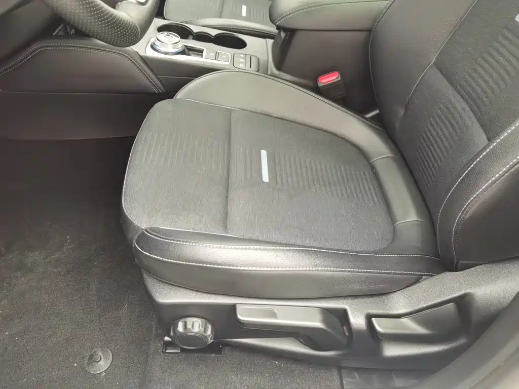 Ford Focus Active — миниатюра 20