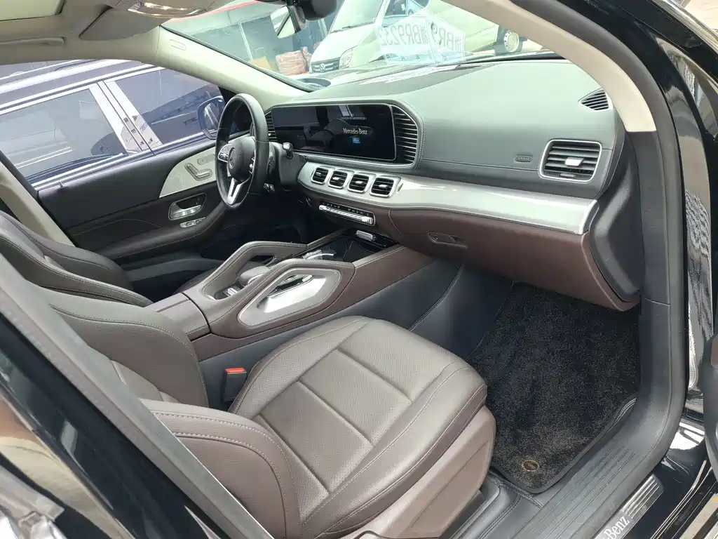 Mercedes-Benz GLE (Import) — миниатюра 4