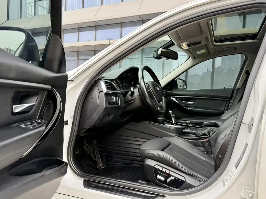 BMW 3 Series — миниатюра 6