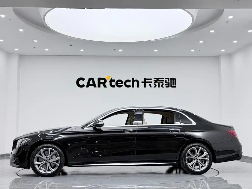 Mercedes-Benz E-Class — миниатюра 8