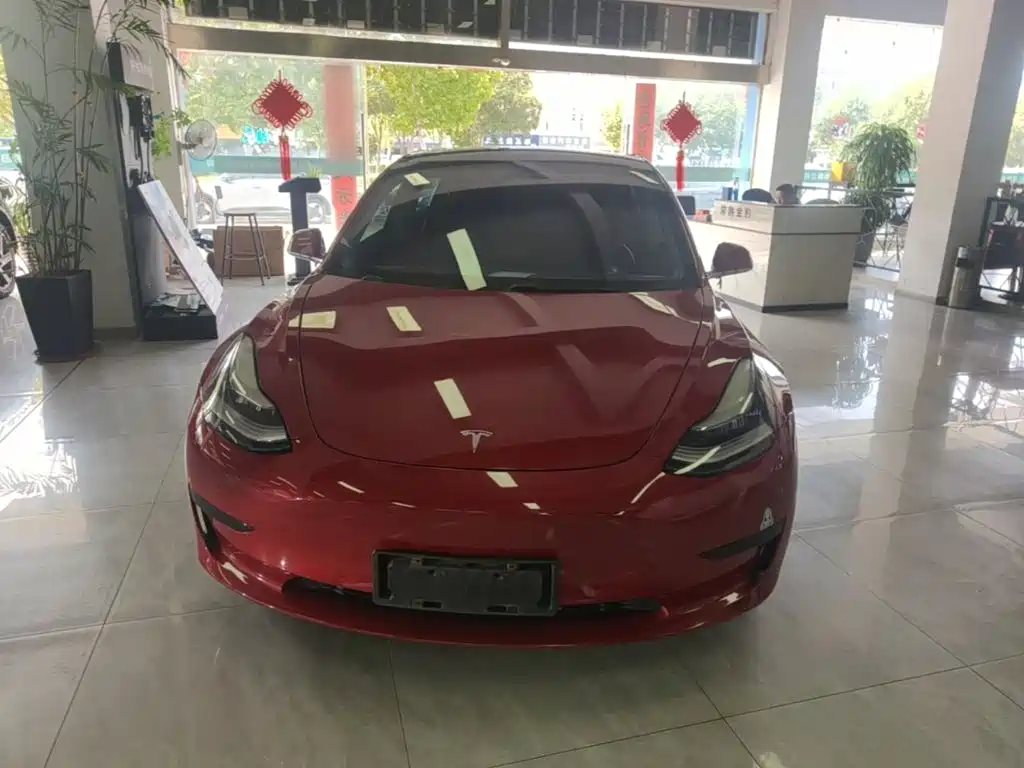 Tesla Model 3 — миниатюра 3
