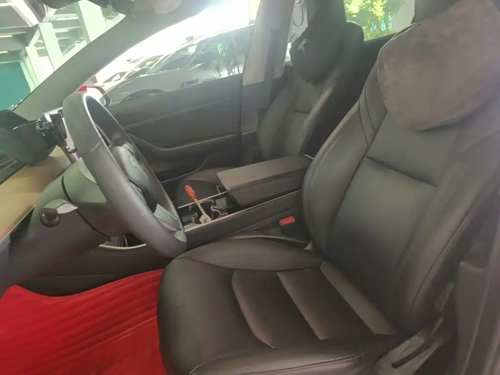 Tesla Model 3 — миниатюра 15