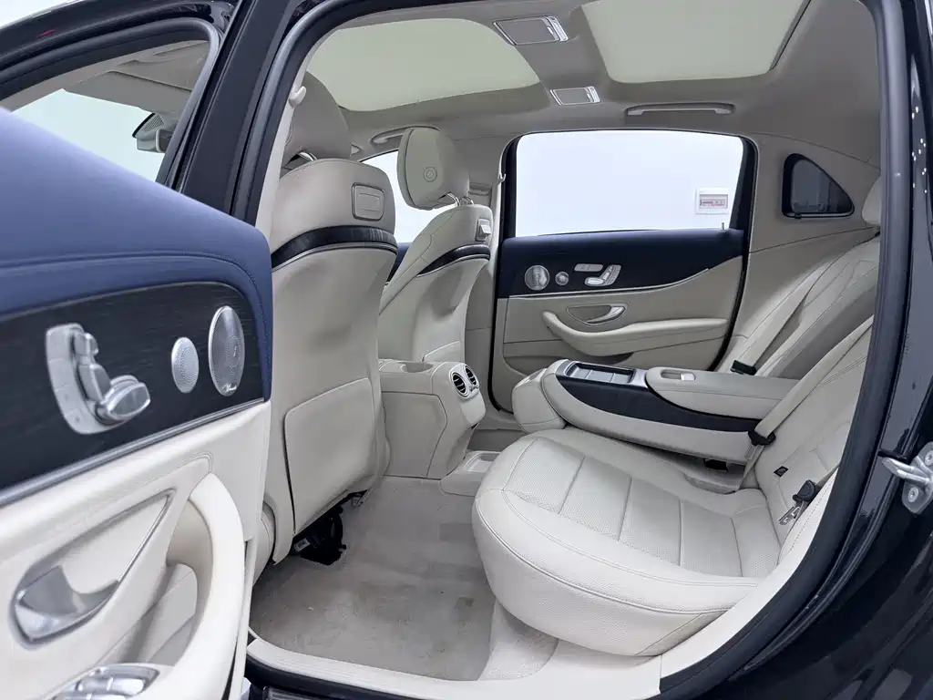 Mercedes-Benz E-Class — миниатюра 23