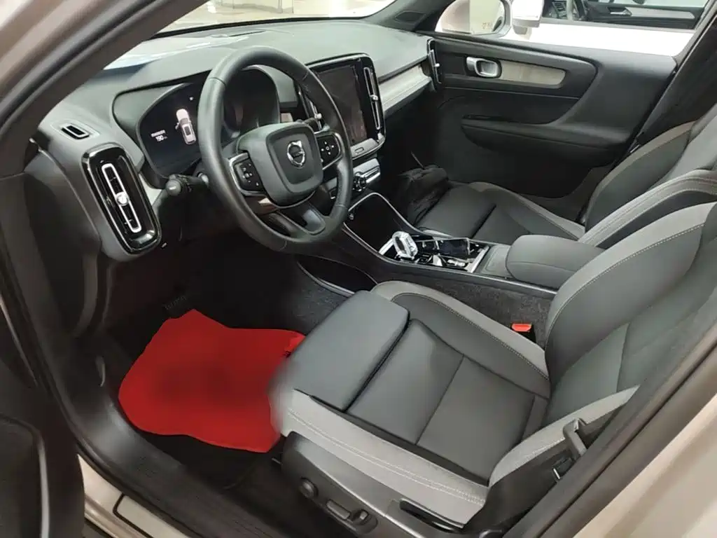 Volvo XC40 — миниатюра 15