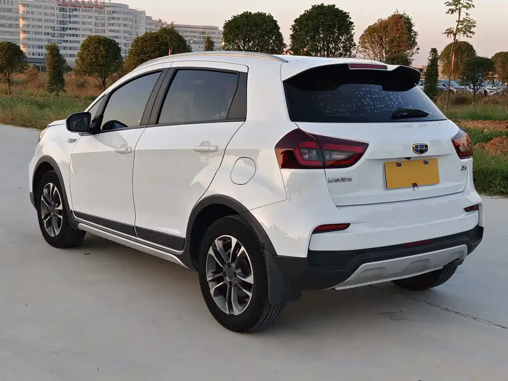 Geely Vision X3 — миниатюра 5