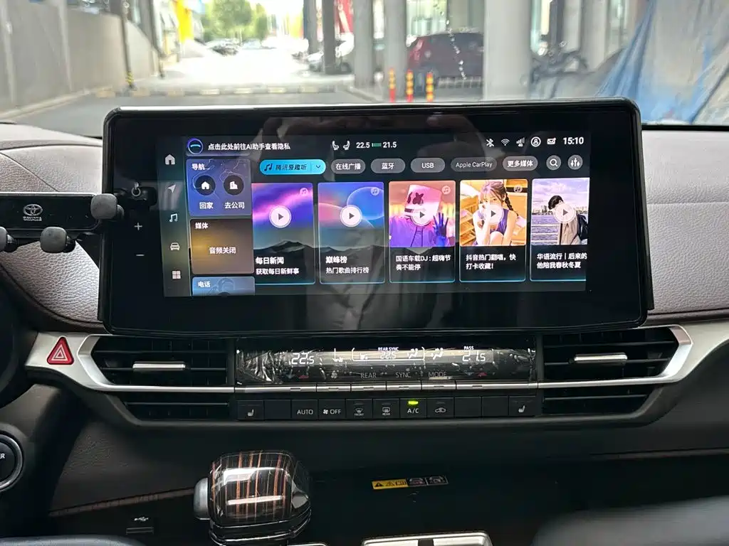 Toyota Granvia — миниатюра 14