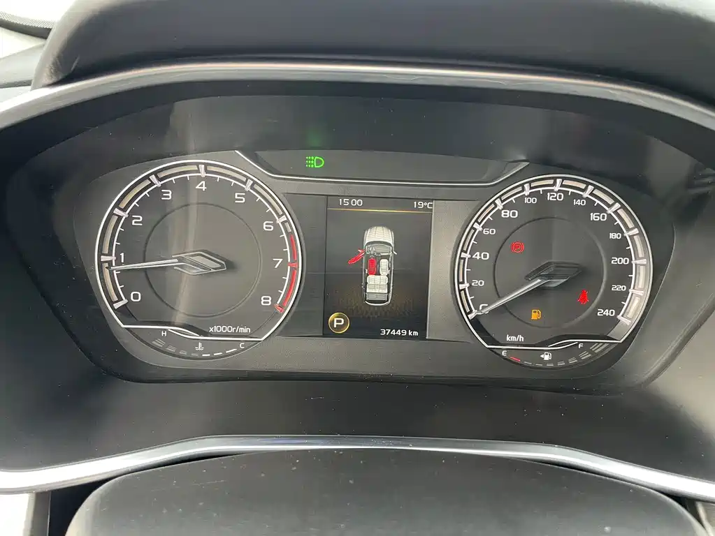 Geely Binyue — миниатюра 13