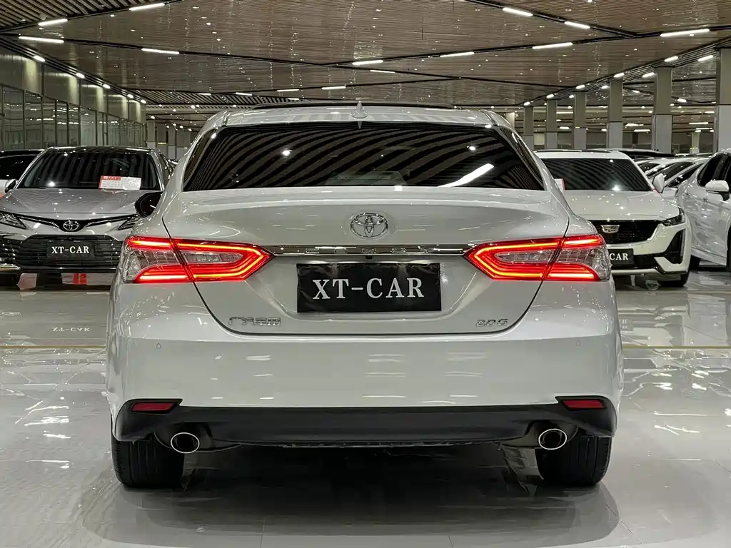 Toyota Camry — миниатюра 12