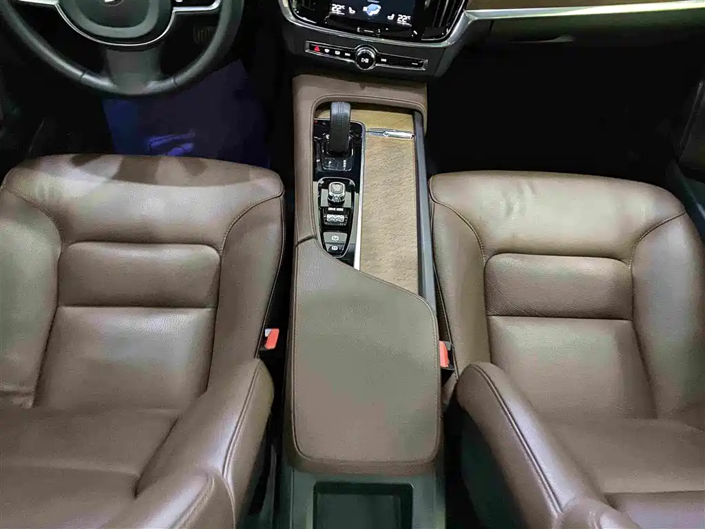 Volvo S90 — миниатюра 10