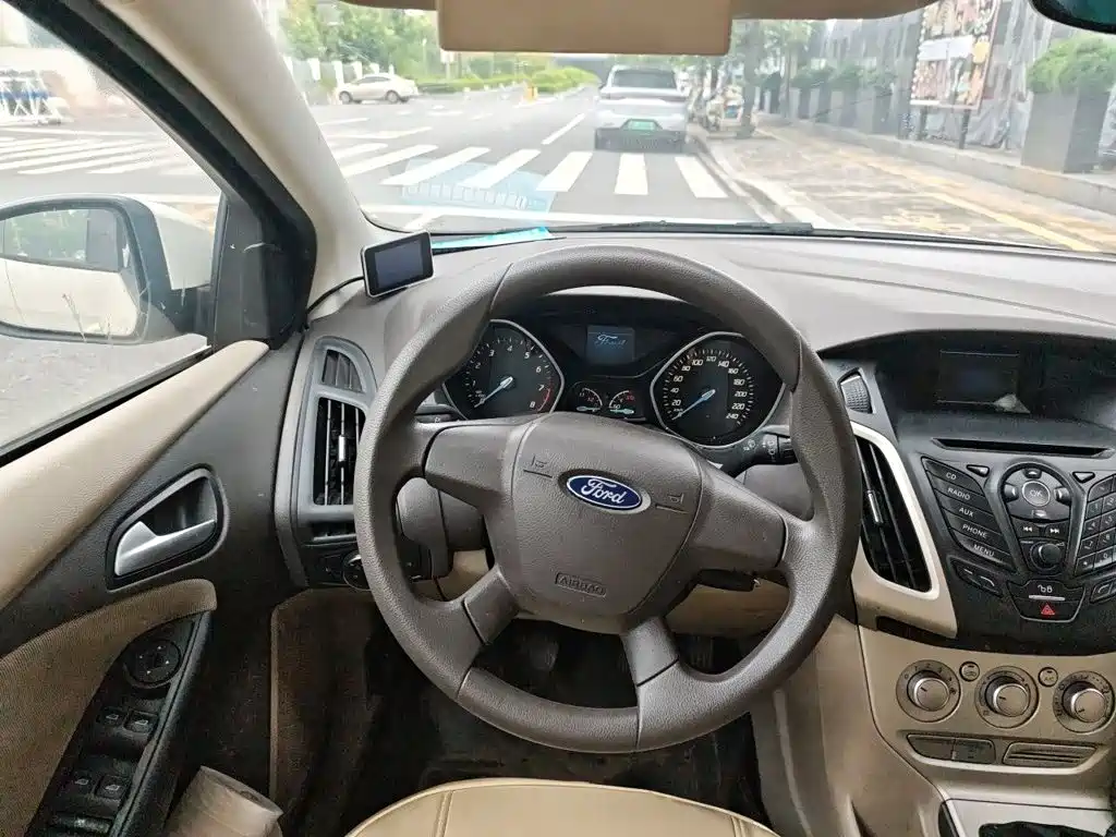 Ford Focus — миниатюра 12