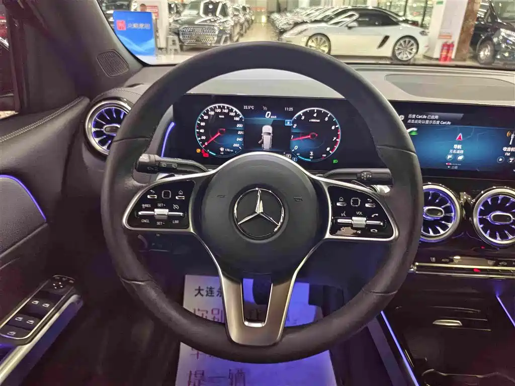 Mercedes-Benz GLB — миниатюра 8