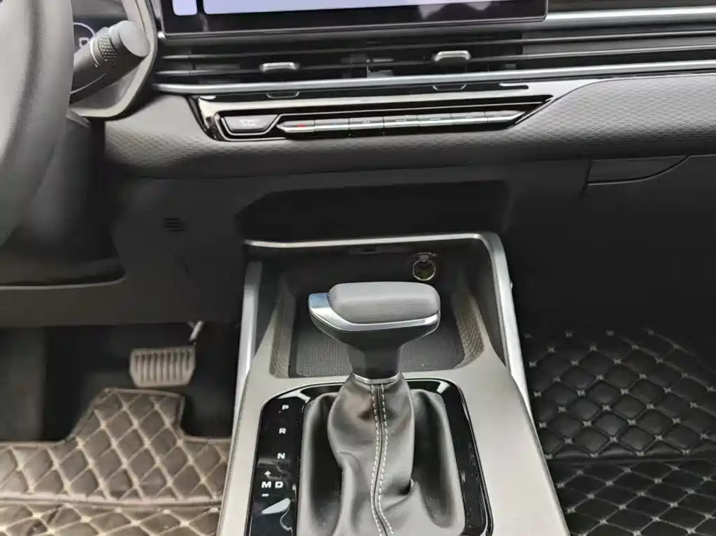 Geely Emgrand — миниатюра 13