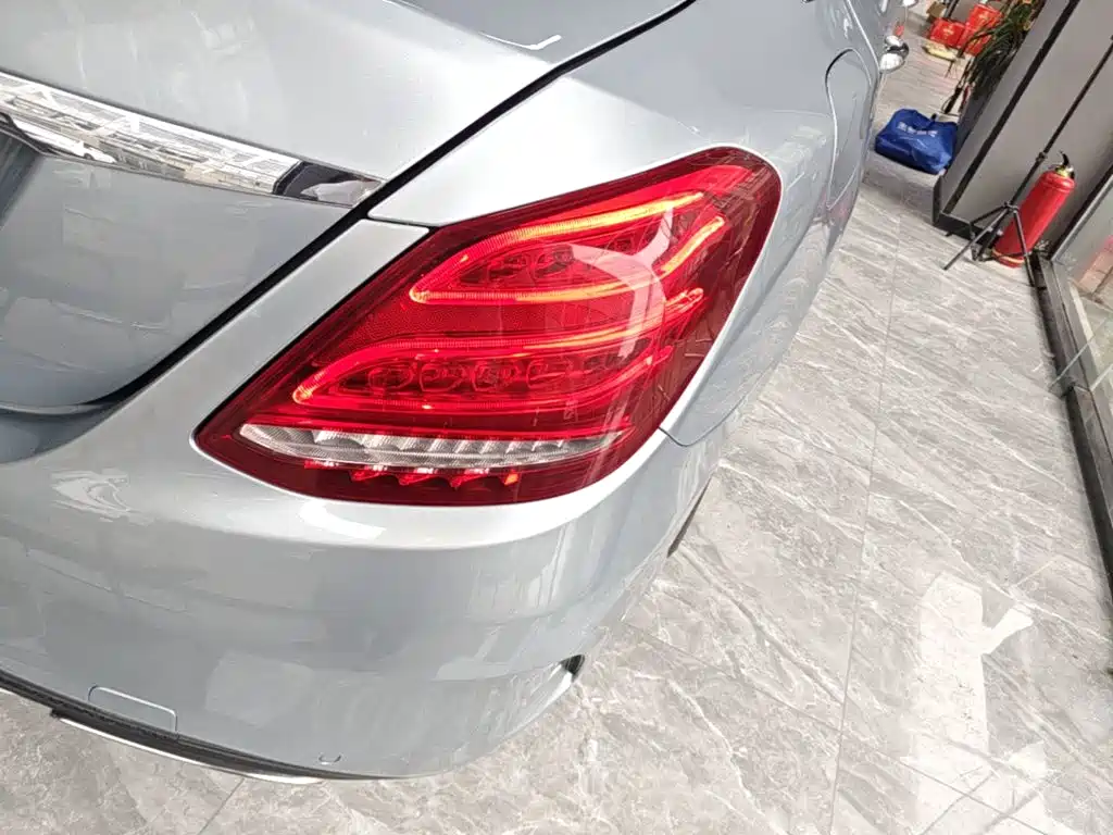 Mercedes-Benz C-Class — миниатюра 8