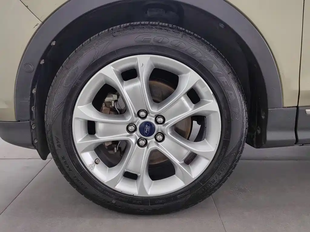 Ford Kuga — миниатюра 17