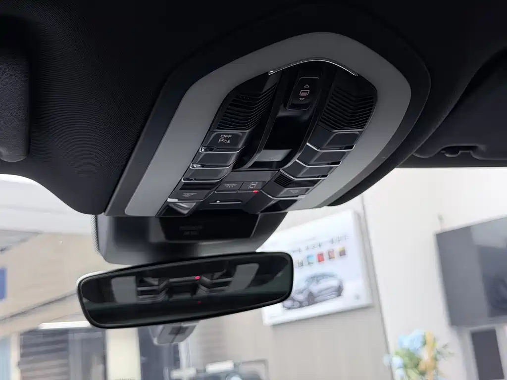Porsche Macan — миниатюра 26