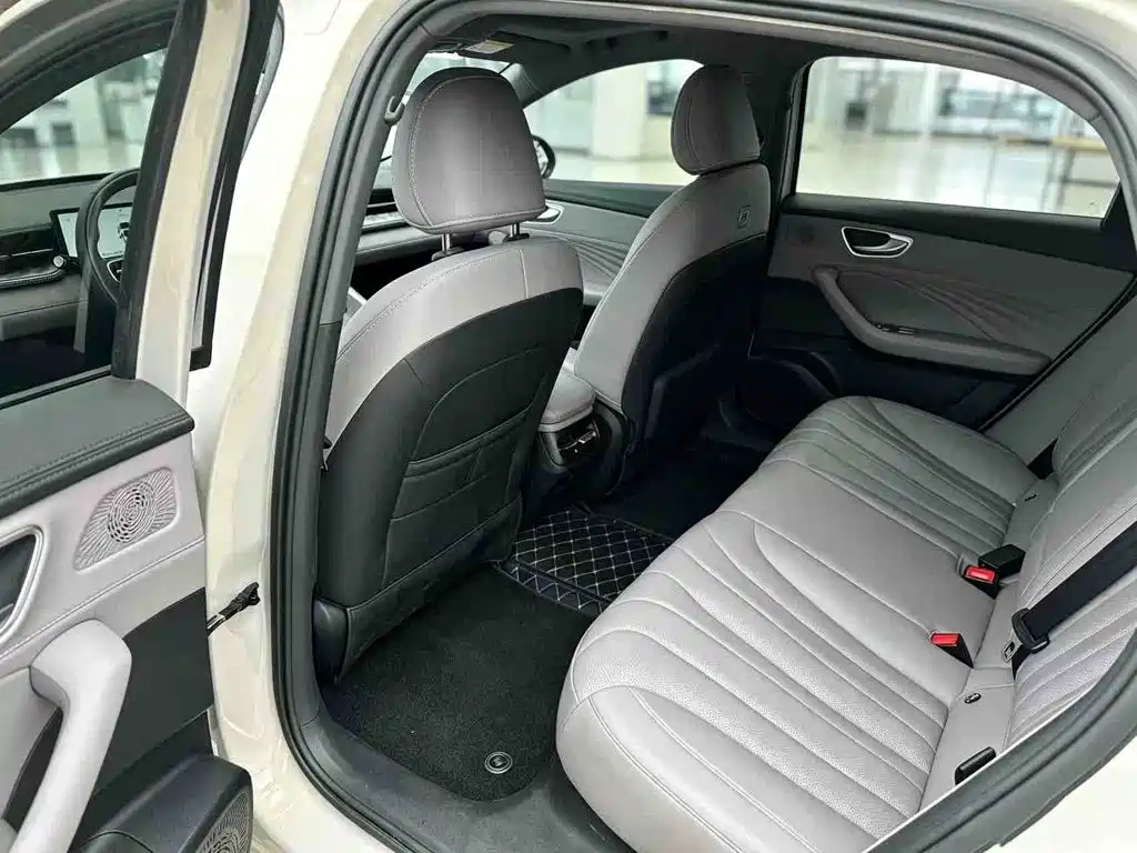 Roewe M7 DMH — миниатюра 17