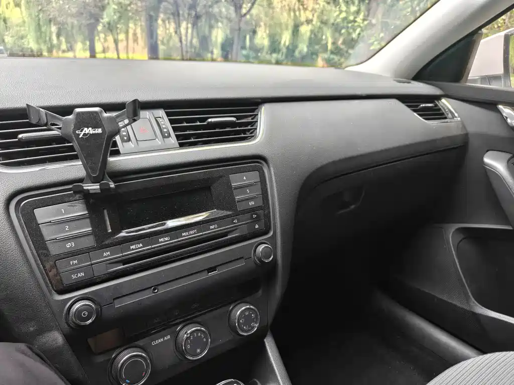 Skoda Octavia — миниатюра 14